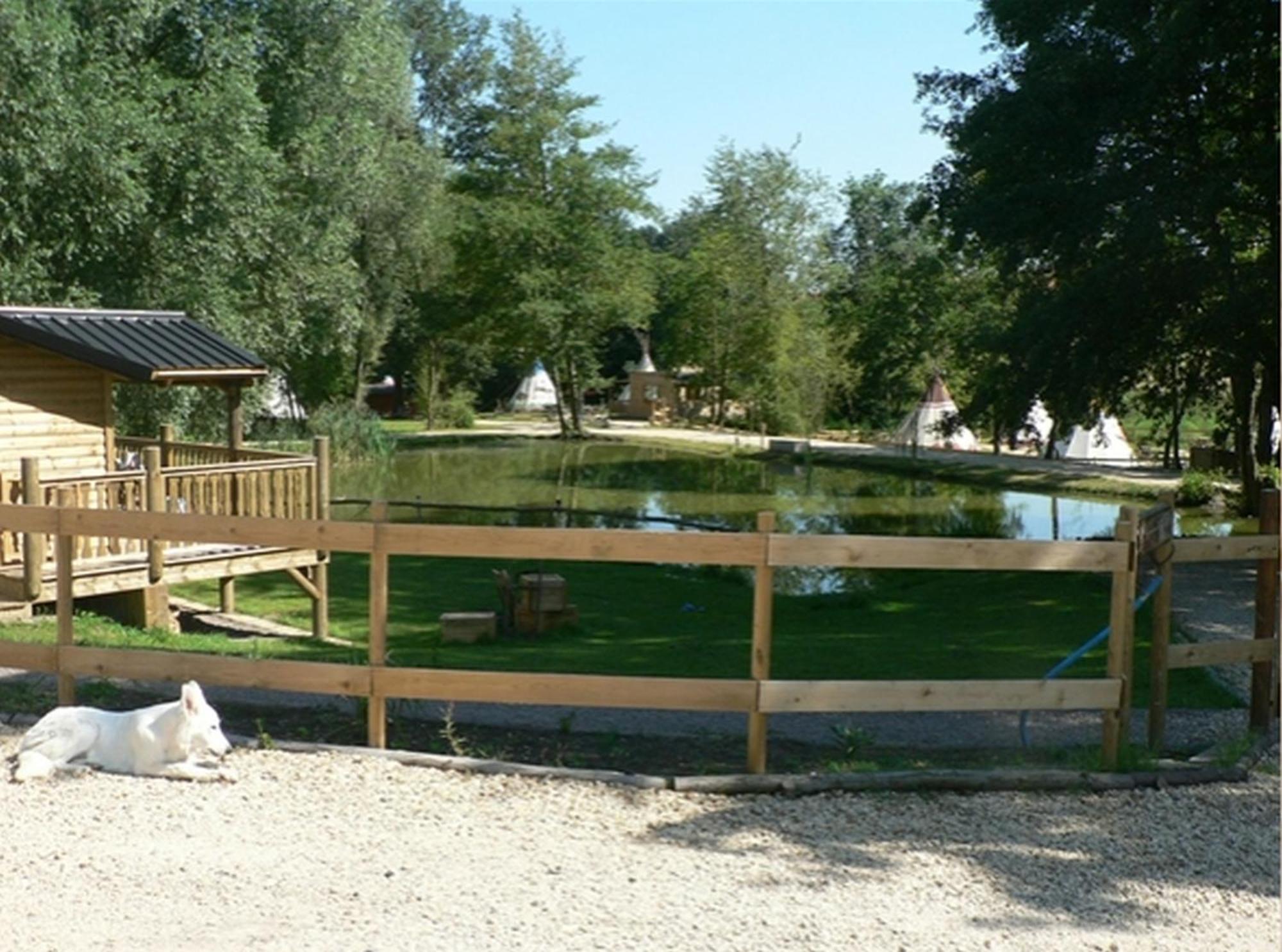 Etangs Du Moulin Hotel Suzy Exterior foto