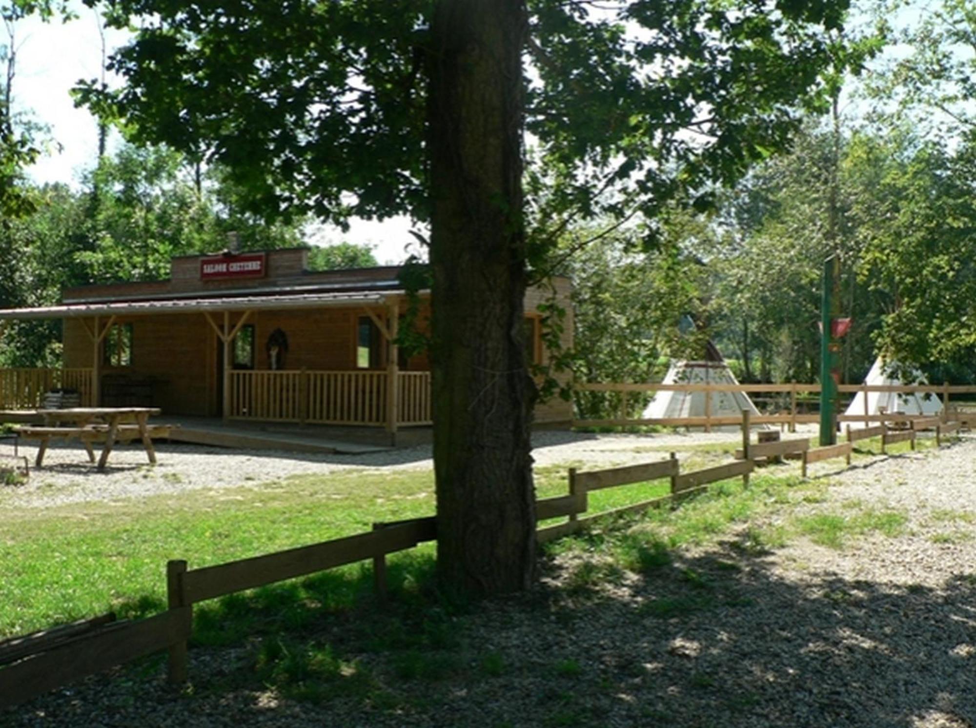 Etangs Du Moulin Hotel Suzy Exterior foto